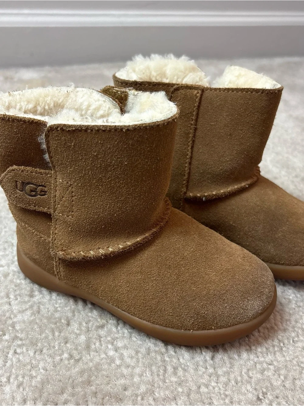 UGG Kids Chestnut Suede Shearling-Lined Boots KELLAN II